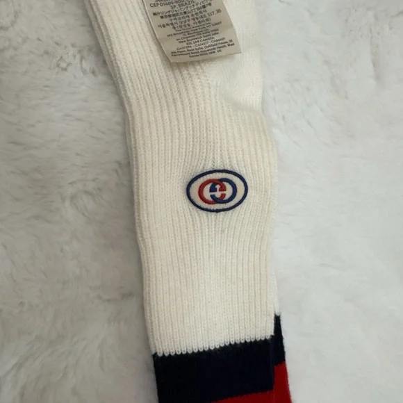 Gucci Cream and Black Ribbed socks with Logo Detail - Picture 3 of 5
